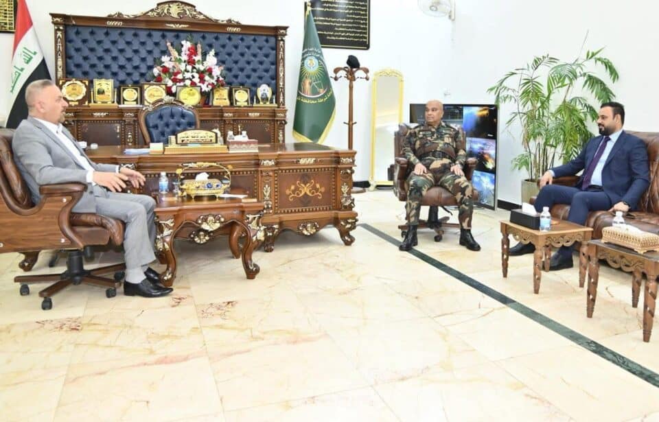 صورة من مقال: محافظ ذي قار وكالة يبحث مع قيادة الشرطة إجراءات دعم الاستقرار الأمني وتوفير بيئة مناسبة للتنمية